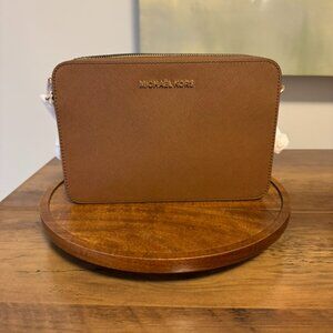 NWT Michael Kors Jet Set Crossbody